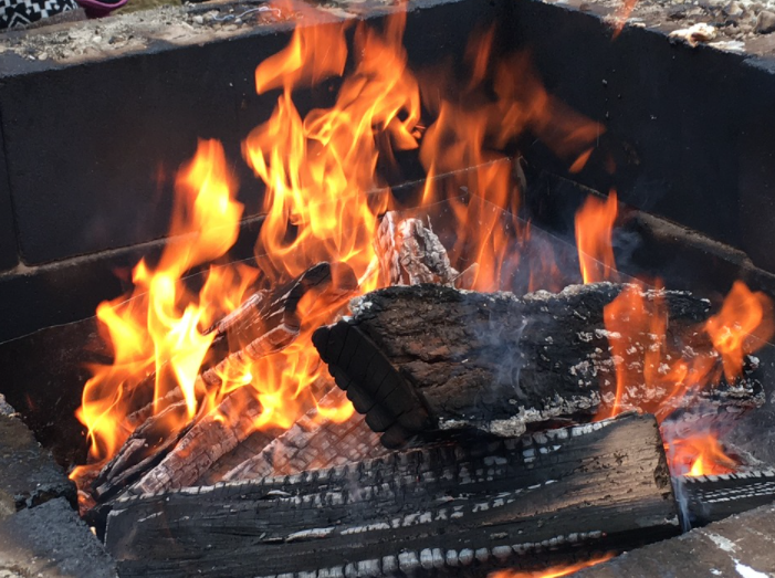 Tips to Make a Fire Pit on Your Backyard